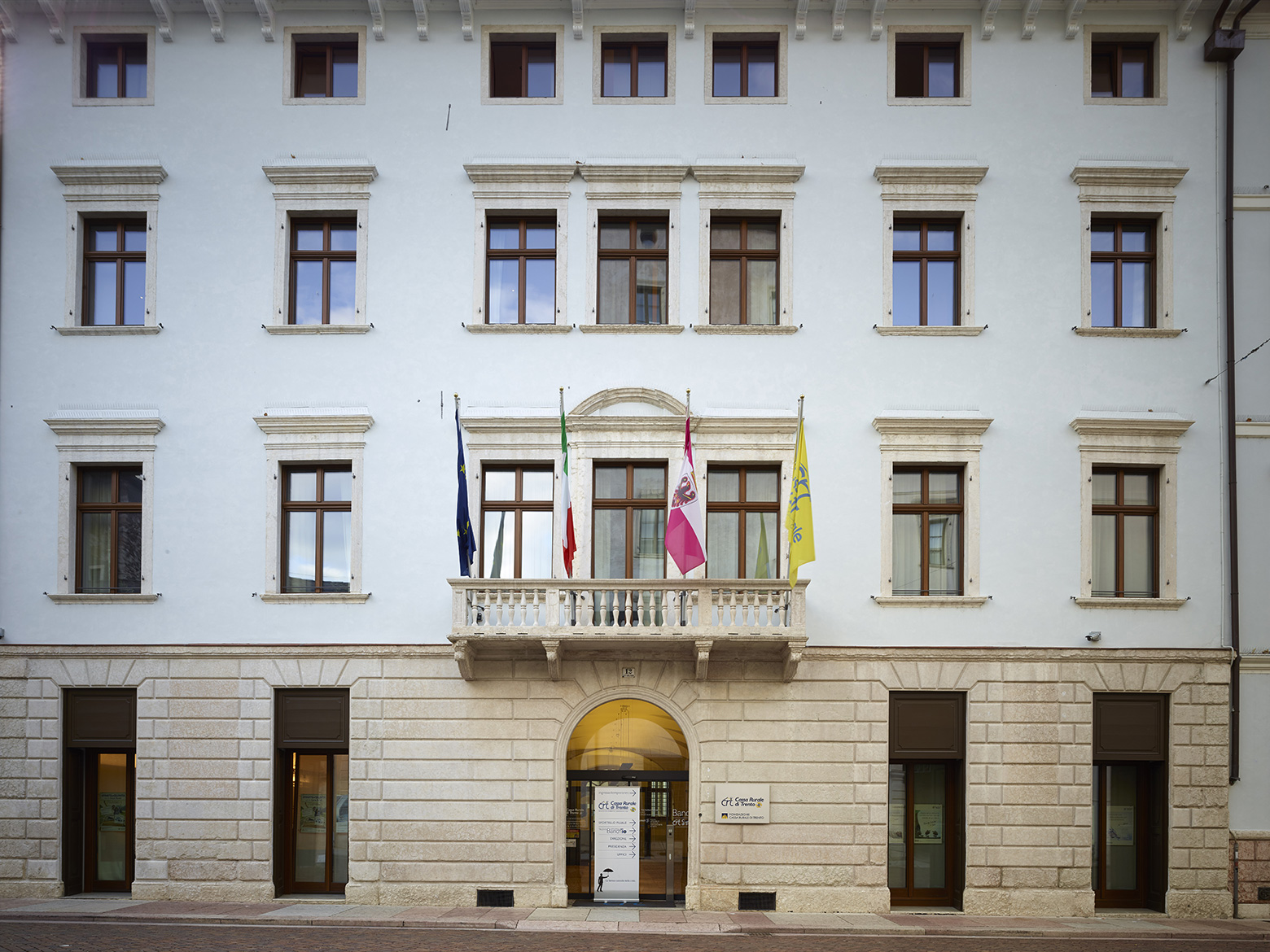 Banca centrale di Trento – IDEA 85